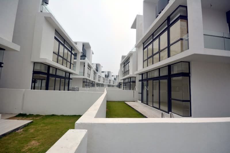 Semi-Detached House for Sale in Lake Fields (Sungai Besi) - Suki Tan - Exterior - PropertyGuru.com.my
