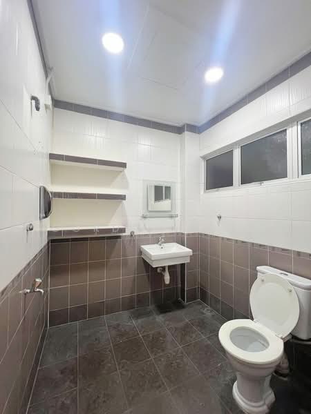 Semi-Detached House for Sale in Taman Serene (Johor Bahru) - Gordon Chai - Bathroom - PropertyGuru.com.my