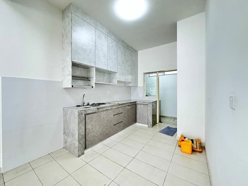 Rumah Teres untuk Disewa di Kota Emerald (Rawang) - Lucy Chow - Kitchen - PropertyGuru.com.my