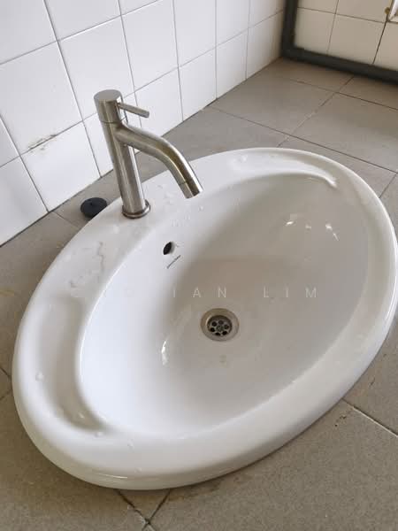 Rumah Flat untuk Disewa di Taman Connaught Flat (High Rise) - Cholian Lim - Bathroom - PropertyGuru.com.my