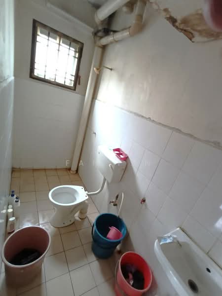 Flat for Sale at Sri Intan - Fan Fan - Bathroom - PropertyGuru.com.my