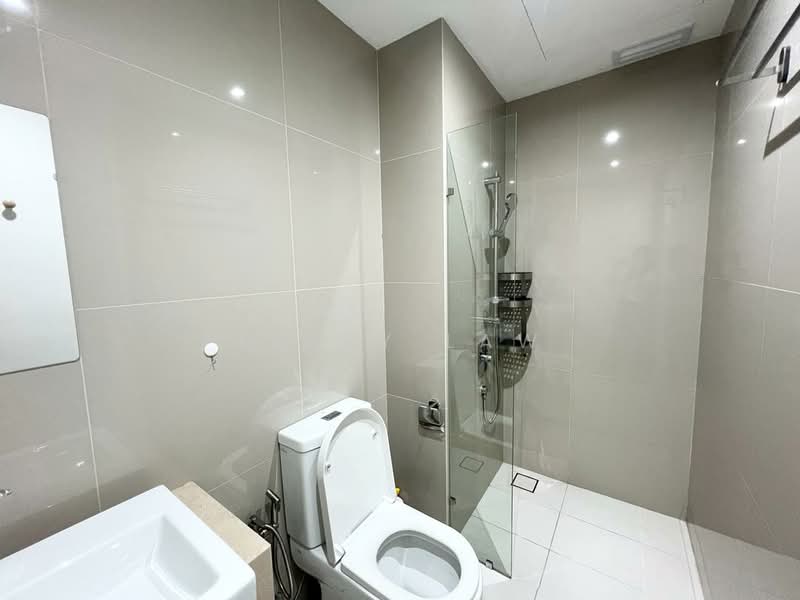 Service Residence for Rent at Southlink - Terry Law - Bathroom - PropertyGuru.com.my