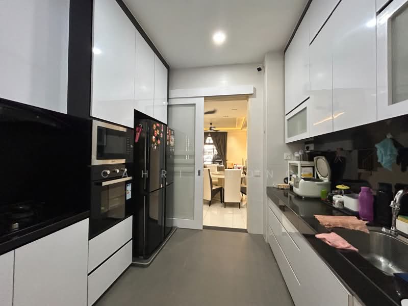 Terraced House for Sale in Johor Bahru (Johor) - Cahrie Bong - Kitchen - PropertyGuru.com.my