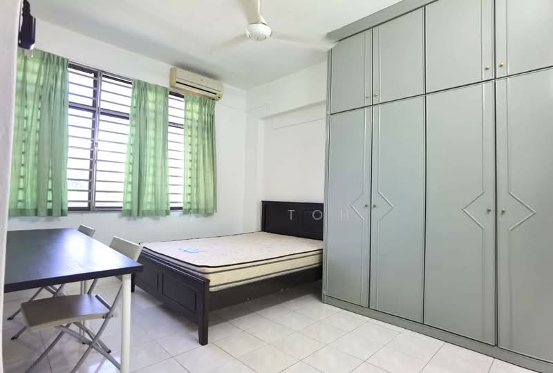 Pangsapuri untuk Disewa di Desa Permai Indah Apartment - Amy Toh - Bedroom - PropertyGuru.com.my