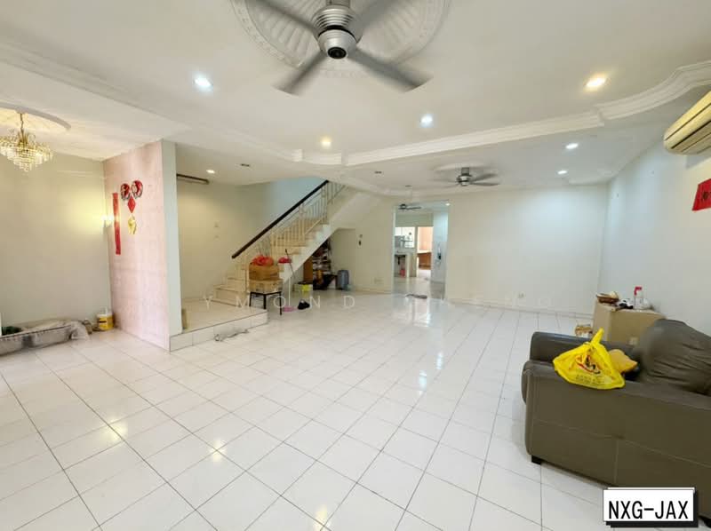 Rumah Teres 2.5 Tingkat untuk Dijual di Bandar Bukit Tinggi (Klang) - Raymond Cheng - Living Room - PropertyGuru.com.my