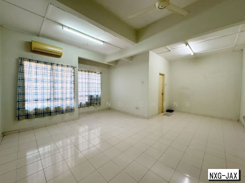 Rumah Teres 2.5 Tingkat untuk Dijual di Bandar Bukit Tinggi (Klang) - Raymond Cheng - Living Room - PropertyGuru.com.my
