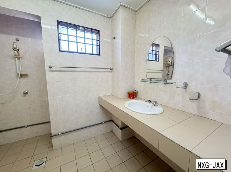 Rumah Teres 2.5 Tingkat untuk Dijual di Bandar Bukit Tinggi (Klang) - Raymond Cheng - Bathroom - PropertyGuru.com.my