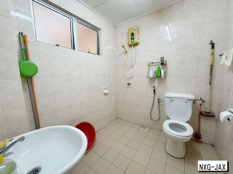 Rumah Teres 2.5 Tingkat untuk Dijual di Bandar Bukit Tinggi (Klang) - Raymond Cheng - Bathroom - PropertyGuru.com.my