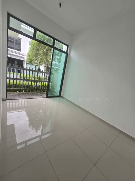 Terraced House for Sale in Kota Masai (Pasir Gudang) - Cahrie Bong - Living Room - PropertyGuru.com.my