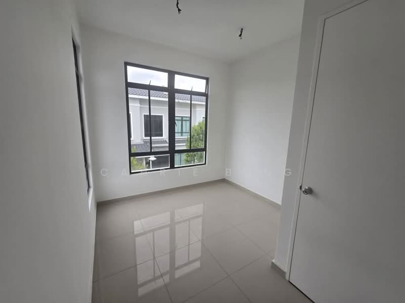 Terraced House for Sale in Kota Masai (Pasir Gudang) - Cahrie Bong - Bedroom - PropertyGuru.com.my