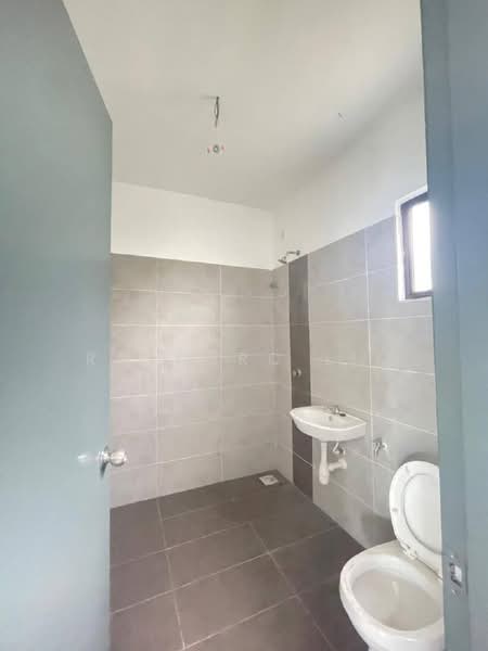 Rumah Berkembar untuk Dijual di Taman Scientex Rawang (Rawang) - Raymerc Lim - Bathroom - PropertyGuru.com.my