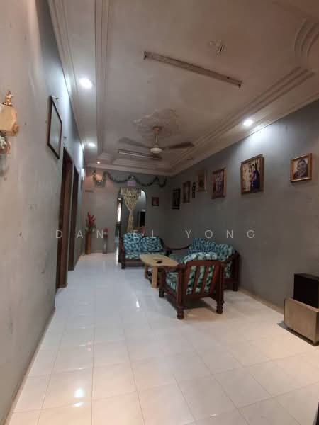 Rumah Teres 1 Tingkat untuk Dijual di Taman Universiti (Skudai) - Daniel Yong - Living Room - PropertyGuru.com.my