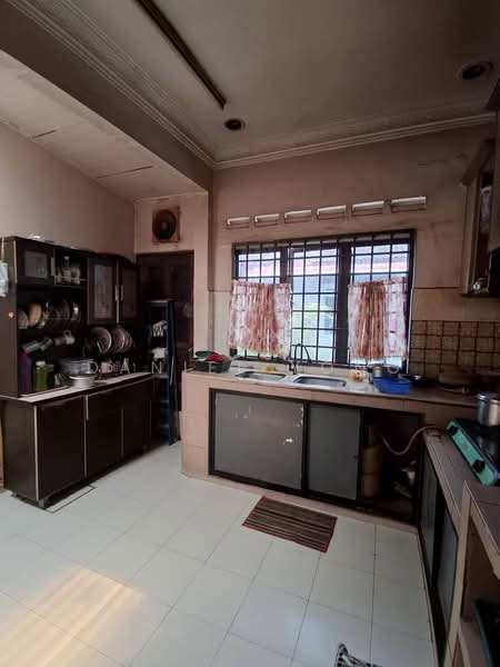 Rumah Teres 1 Tingkat untuk Dijual di Taman Universiti (Skudai) - Daniel Yong - Kitchen - PropertyGuru.com.my