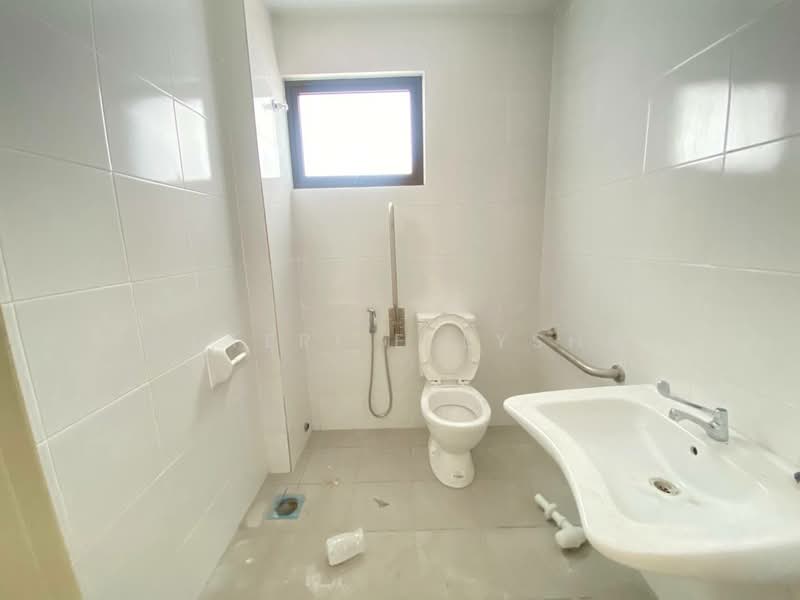 Shop / Office for Rent in Alam Damai (Cheras) - Puteri Ellysha - Bathroom - PropertyGuru.com.my