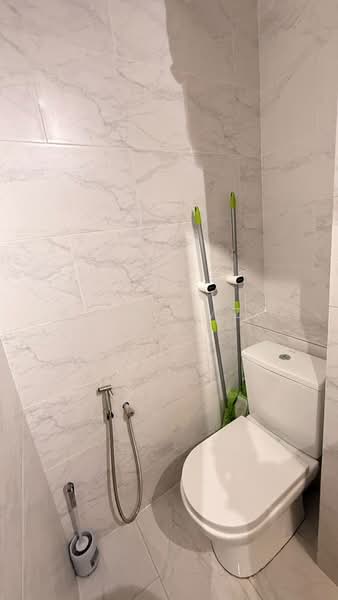 Rumah Flat untuk Disewa di Desa Mawar - AfiqHamzah . - Bathroom - PropertyGuru.com.my