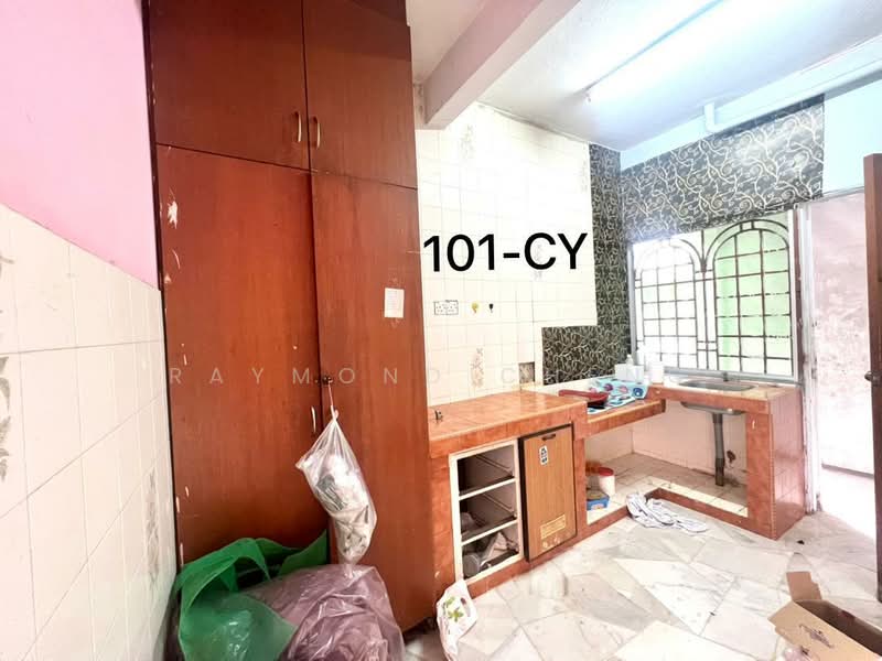 Rumah Flat untuk Dijual di Taman Chi Liung - Raymond Cheng - Kitchen - PropertyGuru.com.my