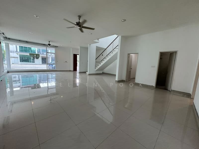 Rumah Berkembar untuk Dijual di Garden Residence (Cyberjaya) - Kelvin Pook - Living Room - PropertyGuru.com.my