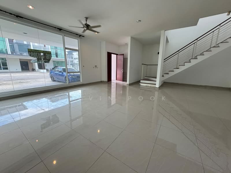 Rumah Berkembar untuk Dijual di Garden Residence (Cyberjaya) - Kelvin Pook - Living Room - PropertyGuru.com.my