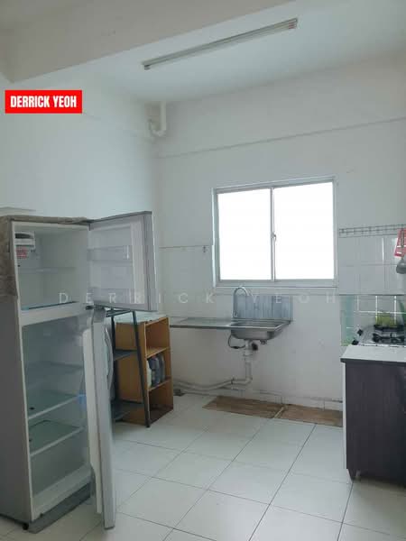 Condominium for Sale at The Golden Triangle Condominium - Derrick Yeoh - Kitchen - PropertyGuru.com.my