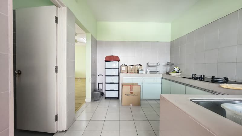 Kondominium untuk Dijual di Alam Damai - Abby Tan - Kitchen - PropertyGuru.com.my