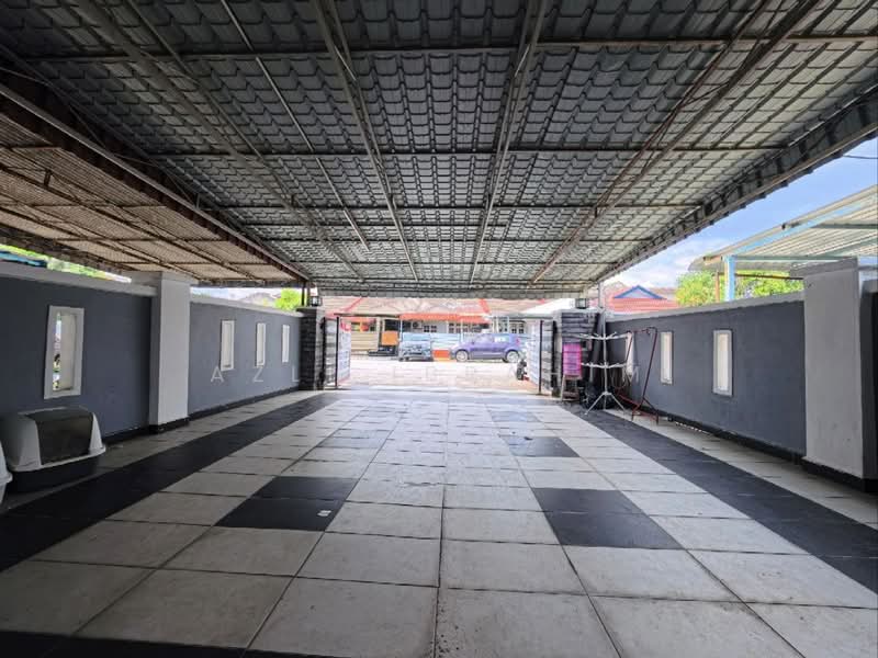 Rumah Teres 1 Tingkat untuk Dijual di Seksyen 16 (Bangi) - Azli Ibrahim - Exterior - PropertyGuru.com.my