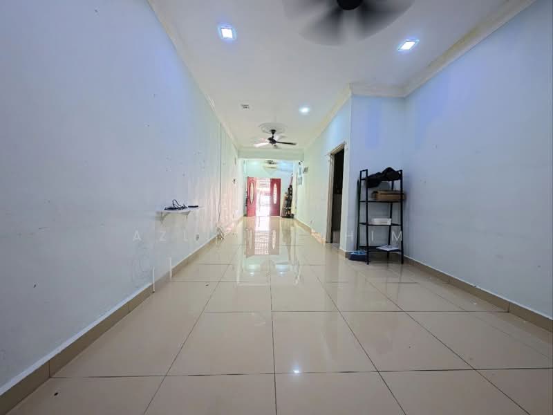 Rumah Teres 1 Tingkat untuk Dijual di Seksyen 16 (Bangi) - Azli Ibrahim - Corridor - PropertyGuru.com.my
