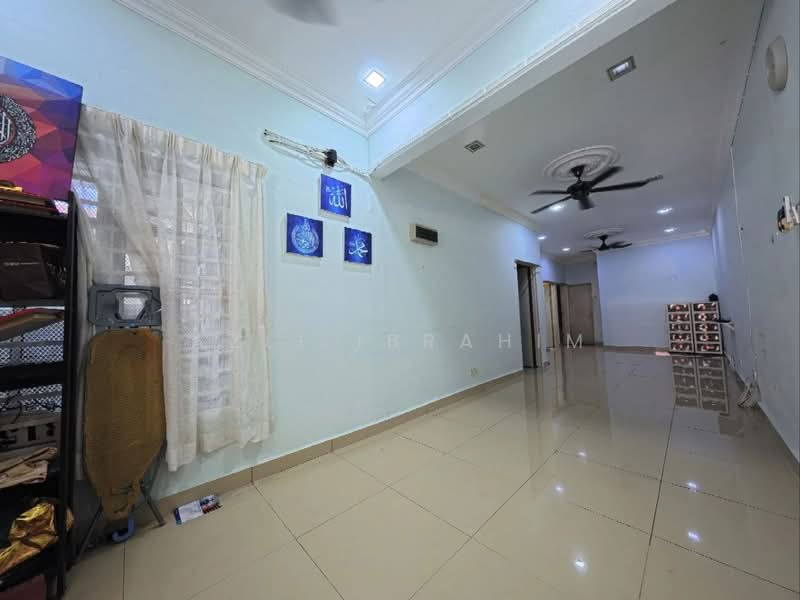 Rumah Teres 1 Tingkat untuk Dijual di Seksyen 16 (Bangi) - Azli Ibrahim - Living Room - PropertyGuru.com.my