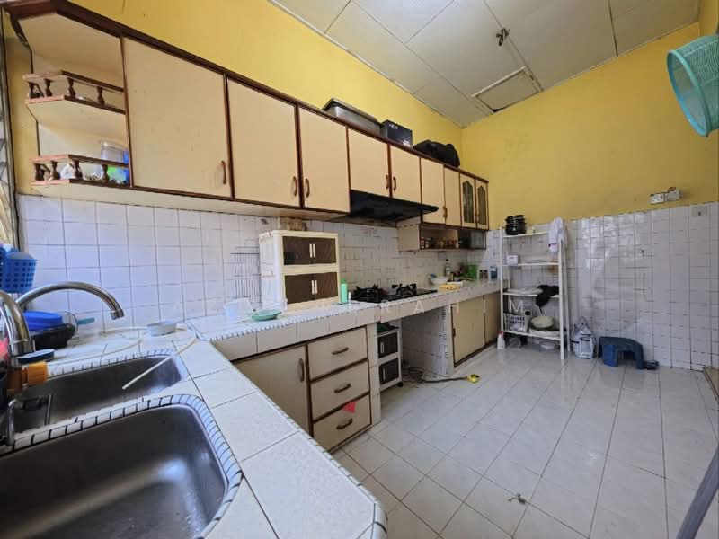 Rumah Teres 1 Tingkat untuk Dijual di Seksyen 16 (Bangi) - Azli Ibrahim - Kitchen - PropertyGuru.com.my