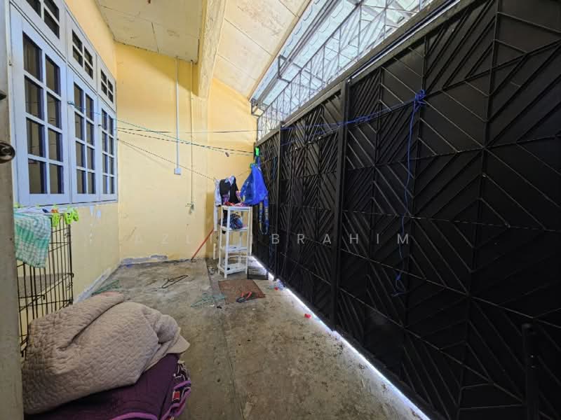 Rumah Teres 1 Tingkat untuk Dijual di Seksyen 16 (Bangi) - Azli Ibrahim - Exterior - PropertyGuru.com.my