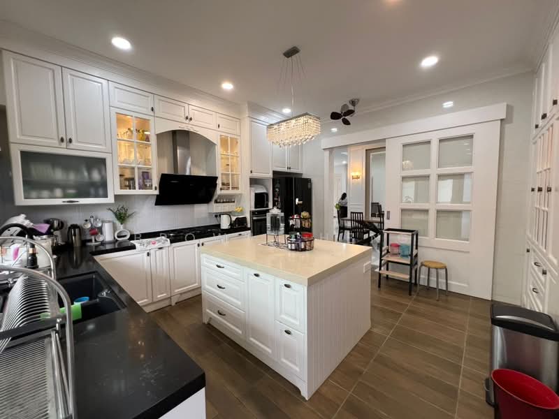 Rumah Berkembar untuk Dijual di Taman Ekoflora (Johor Bahru) - Brown Cheng - Kitchen - PropertyGuru.com.my