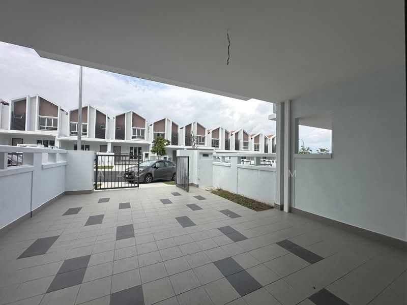 2-storey Terraced House for Sale in Alam Sari (Bangi) - Azli Ibrahim - Exterior - PropertyGuru.com.my