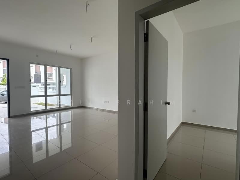 2-storey Terraced House for Sale in Alam Sari (Bangi) - Azli Ibrahim - Living Room - PropertyGuru.com.my