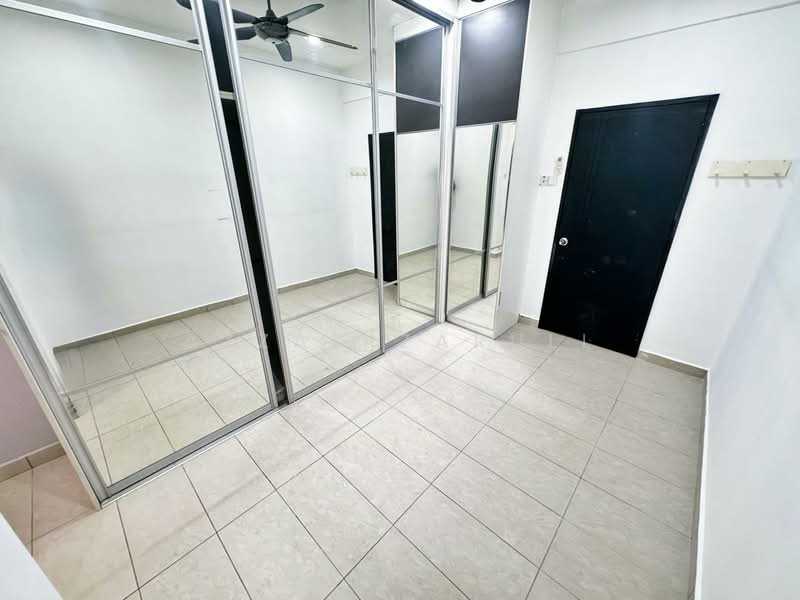 2-storey Terraced House for Sale in Kajang (Selangor) - Azzad Zarull - Room - PropertyGuru.com.my