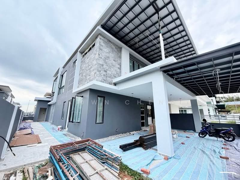 Semi-Detached House for Sale in Taman Mount Austin (Tebrau) - Brown Cheng - Exterior - PropertyGuru.com.my