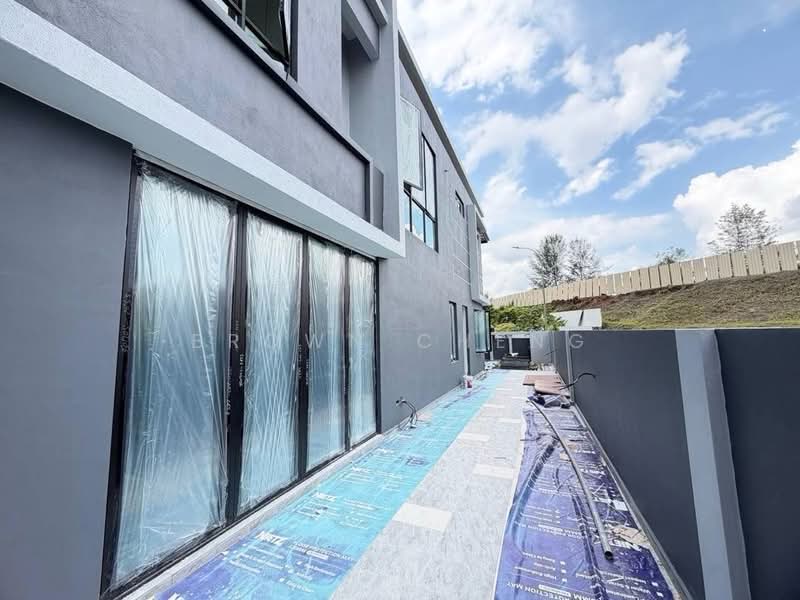 Semi-Detached House for Sale in Taman Mount Austin (Tebrau) - Brown Cheng - Exterior - PropertyGuru.com.my