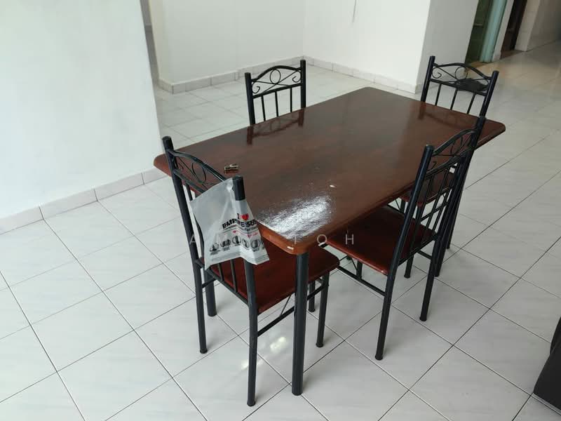 Pangsapuri untuk Disewa di Desa Permai Indah Apartment - Amy Toh - Dining Room - PropertyGuru.com.my
