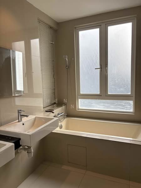 Kondominium untuk Dijual di The Park Residences 1 - Chen Kah Seng - Bathroom - PropertyGuru.com.my