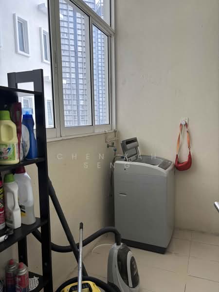 Kondominium untuk Dijual di The Park Residences 1 - Chen Kah Seng - Balcony - PropertyGuru.com.my