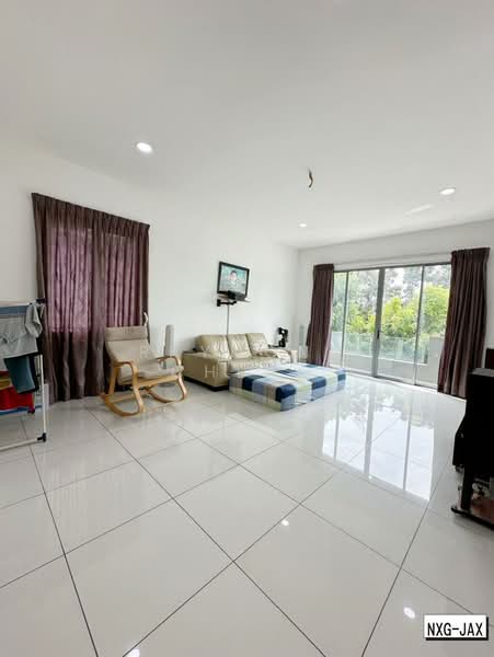 Rumah Berkembar untuk Dijual di Ambang Botanic (Klang) - Raymond Cheng - Living Room - PropertyGuru.com.my