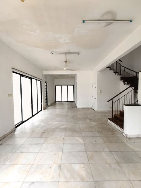3-storey Terraced House for Sale in Taman Esplanad (Bukit Jalil) - Mak Oliver - Living Room - PropertyGuru.com.my