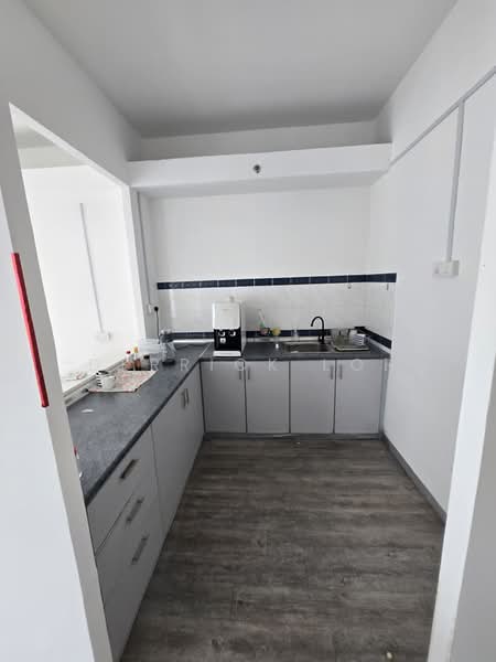 Pejabat untuk Disewa di Gurney Drive (Penang) - Derrick Loh - Kitchen - PropertyGuru.com.my