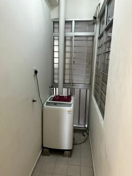Kondominium untuk Dijual di Coastal Tower - Leong . - Balcony - PropertyGuru.com.my