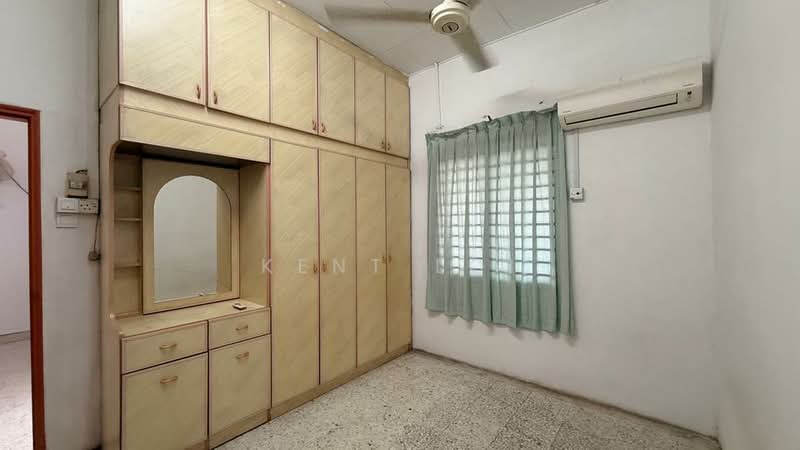 1-storey Terraced House for Rent in Taman Skudai Baru (Skudai) - Kent Loi - Bedroom - PropertyGuru.com.my