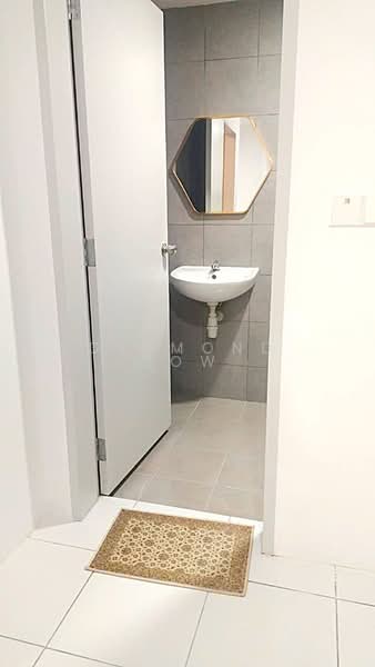 Kondominium untuk Disewa di Residensi Sateria - Desmond Low - Bathroom - PropertyGuru.com.my