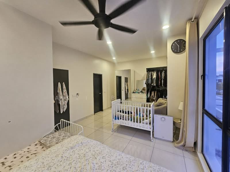 2-storey Terraced House for Sale in Alam Sari (Bangi) - Azli Ibrahim - Bedroom - PropertyGuru.com.my