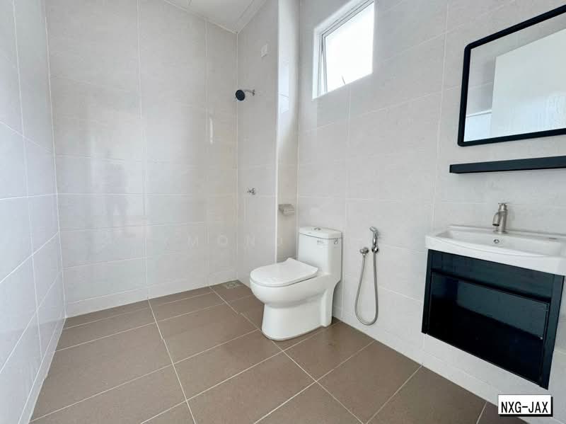 Semi-Detached House for Sale in Teluk Pulai (Klang) - Raymond Cheng - Bathroom - PropertyGuru.com.my