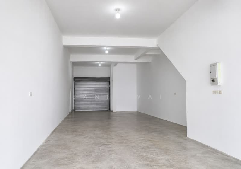 Shop for Rent in Taman Perindustrian Puchong (Puchong) - Janie Wai - Interior - PropertyGuru.com.my