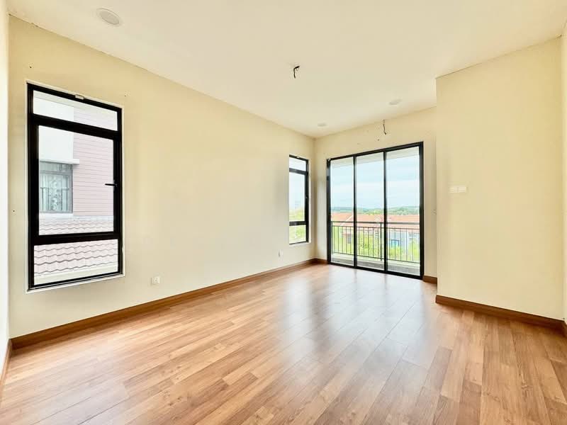2.5-storey Terraced House for Sale in Puncak Bestari (Puncak Alam) - Deeya Yusof - PropertyGuru.com.my