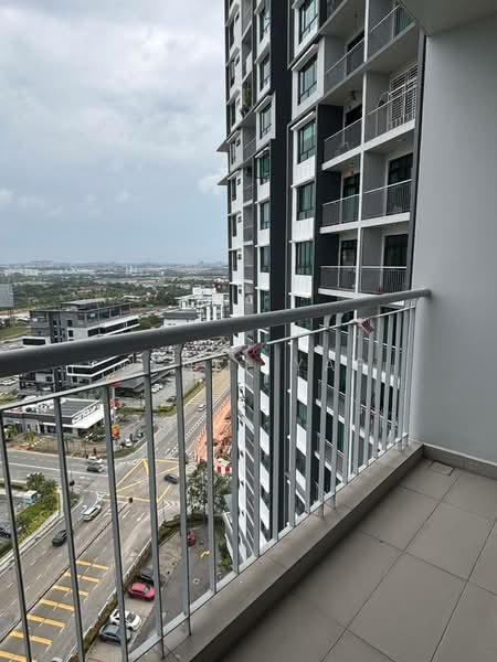 Servis Apartment untuk Dijual di Sky Peak Residences - Genki Yap - Balcony - PropertyGuru.com.my