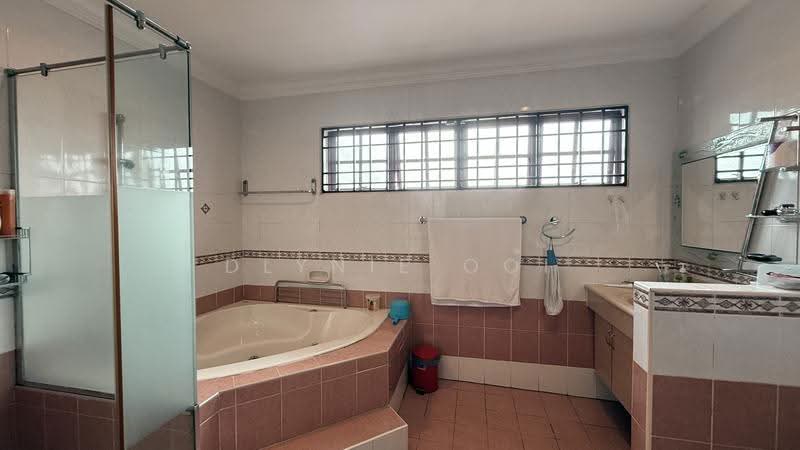 Bungalow House untuk Dijual di Sunway Damansara (Kota Damansara) - Dlynie Ooi - Bathroom - PropertyGuru.com.my